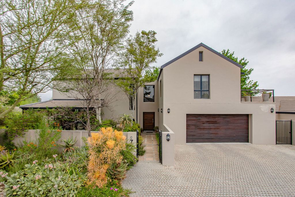 Property photo 1 of 33
