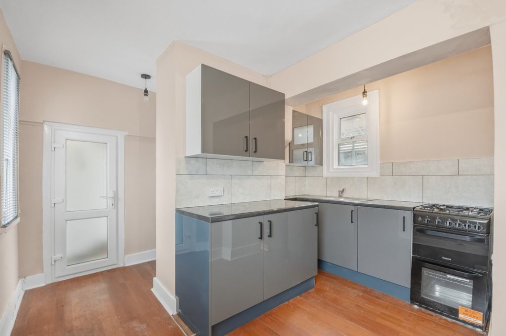 Property photo 2 of 12 Picture No. 05