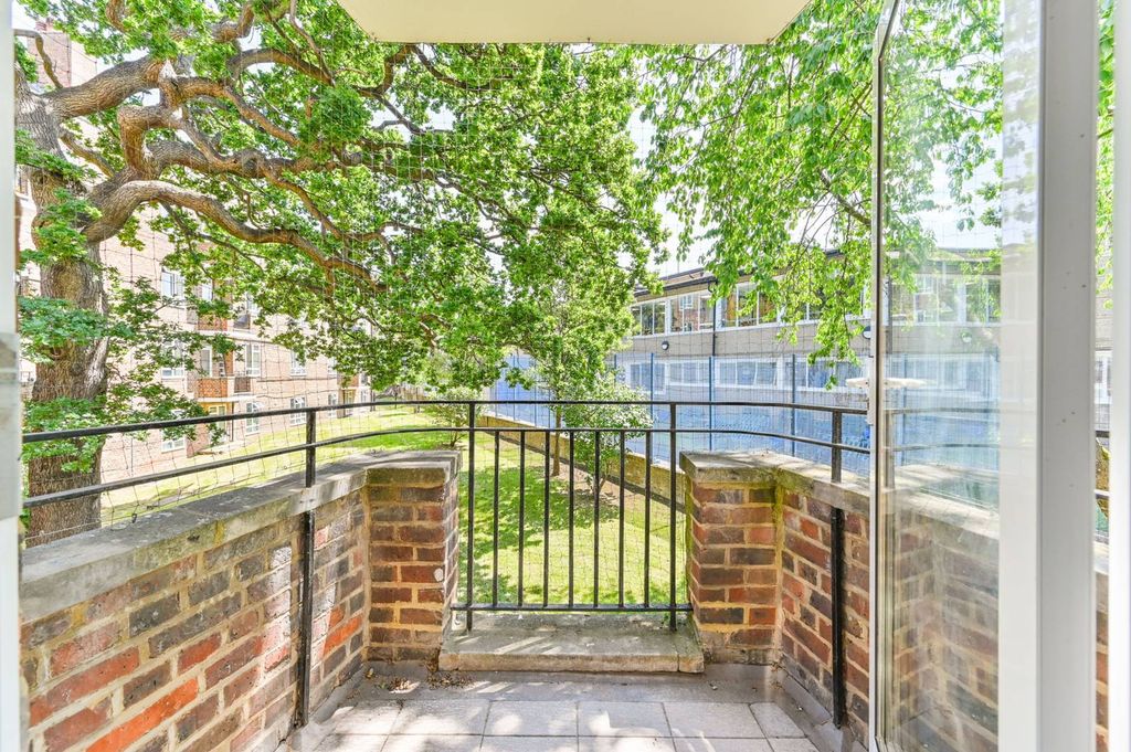 Property photo 3 of 11