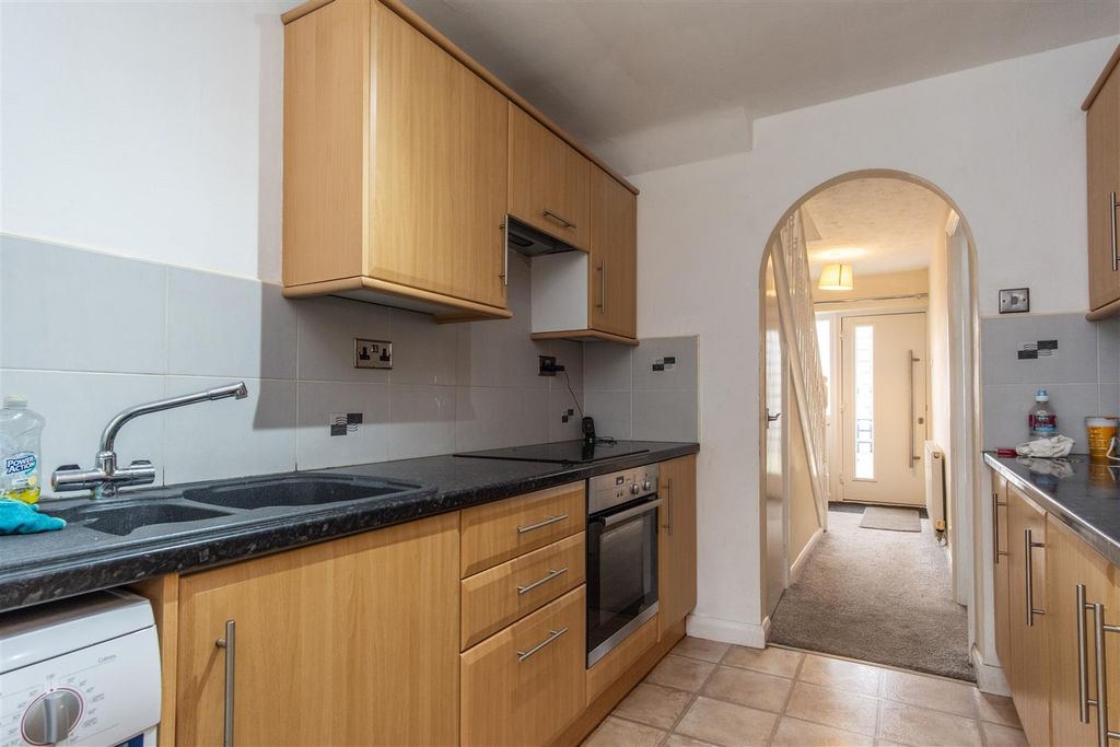 Property photo 3 of 22 Kitchen