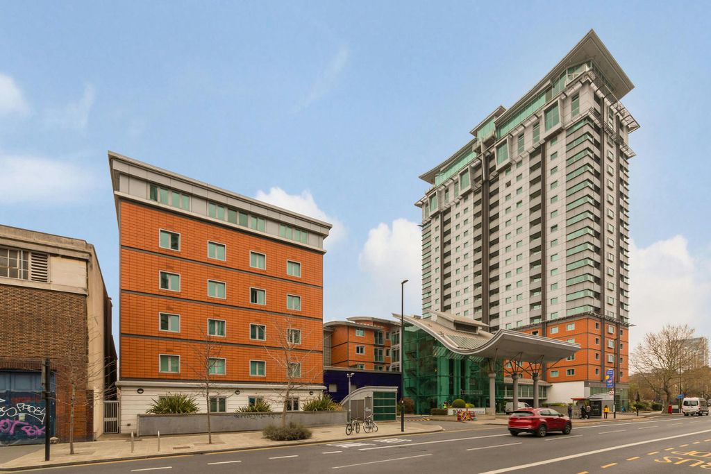 Property photo 1 of 7 100 Westminster Bridge Road2.Jpeg