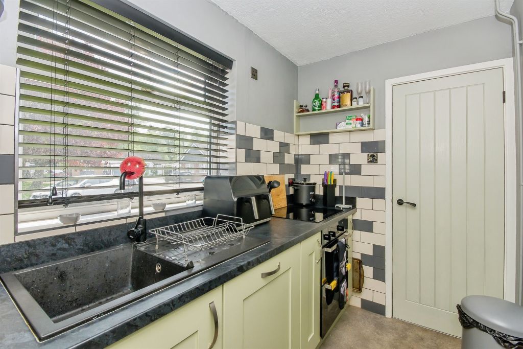 Property photo 2 of 21