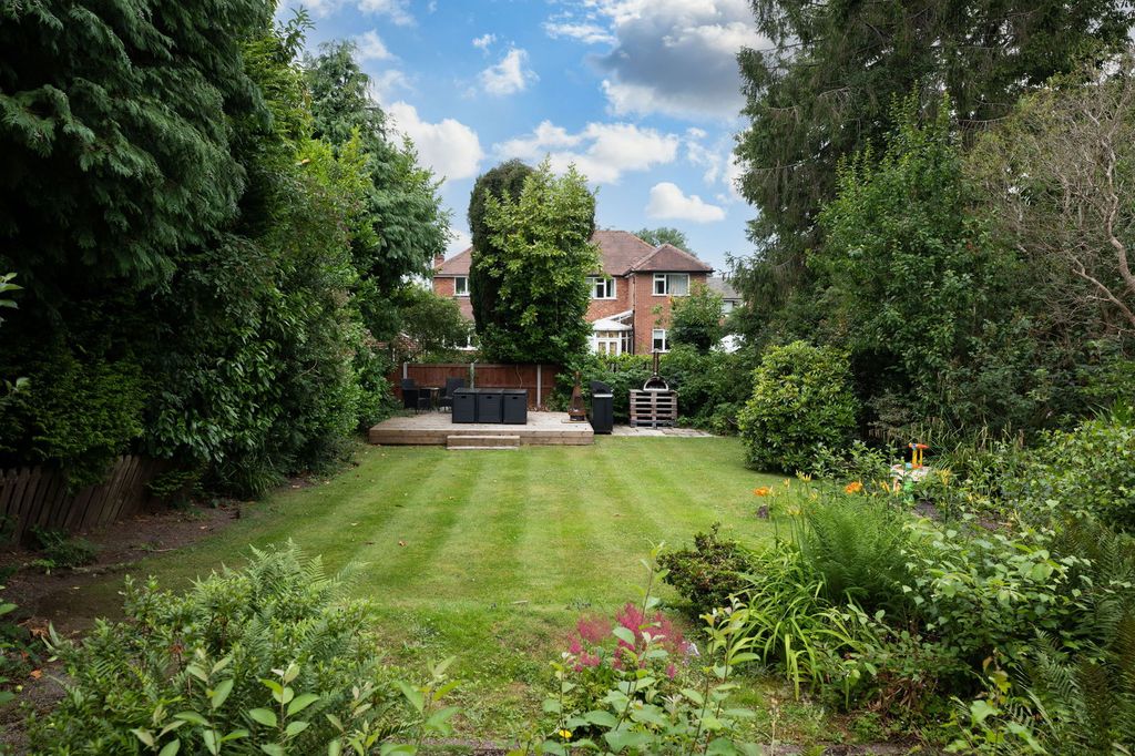Property photo 2 of 28