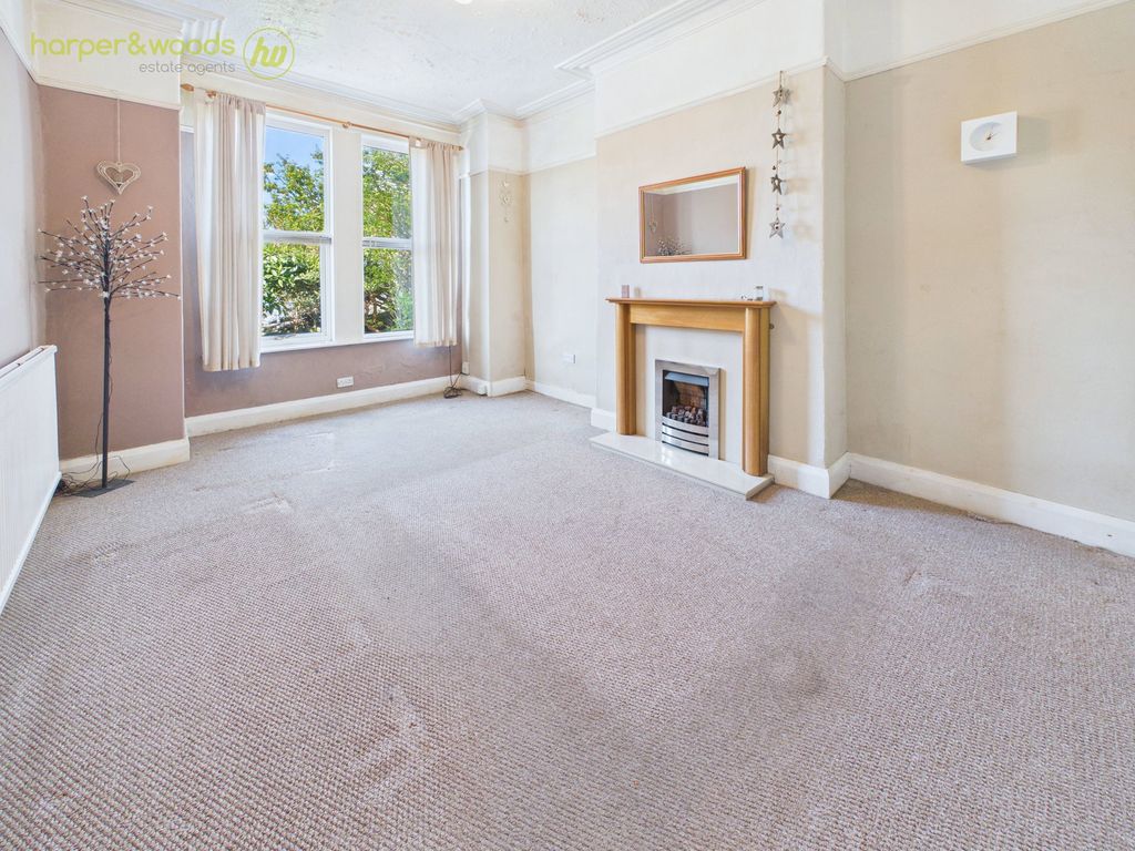 Property photo 2 of 43
