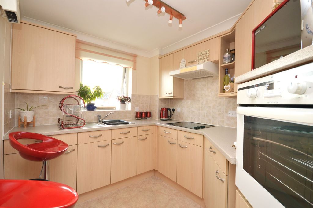 Property photo 3 of 18