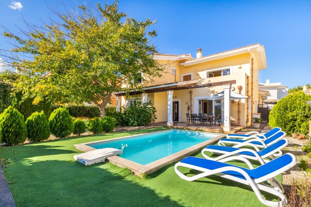 Property photo 1 of 20 Exterior And Pool (1)