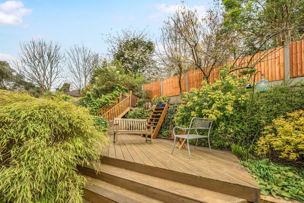 Property photo 3 of 18 1439232-10-69cd1d...