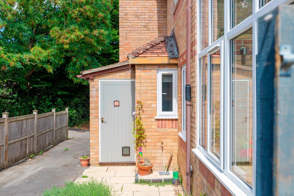 Property photo 3 of 21