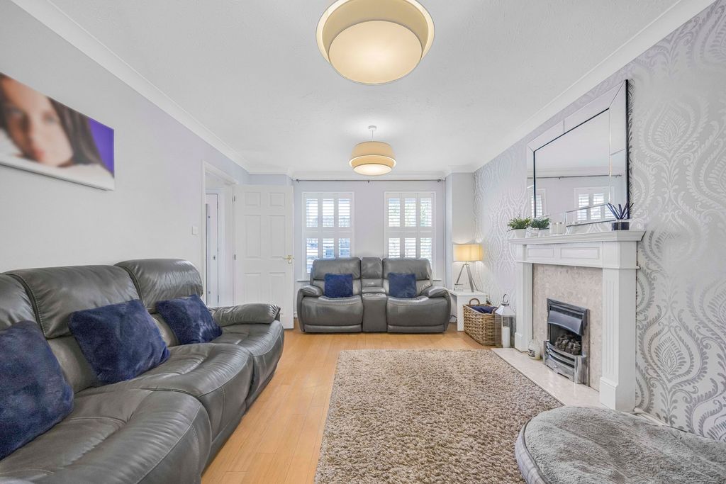 Property photo 2 of 24