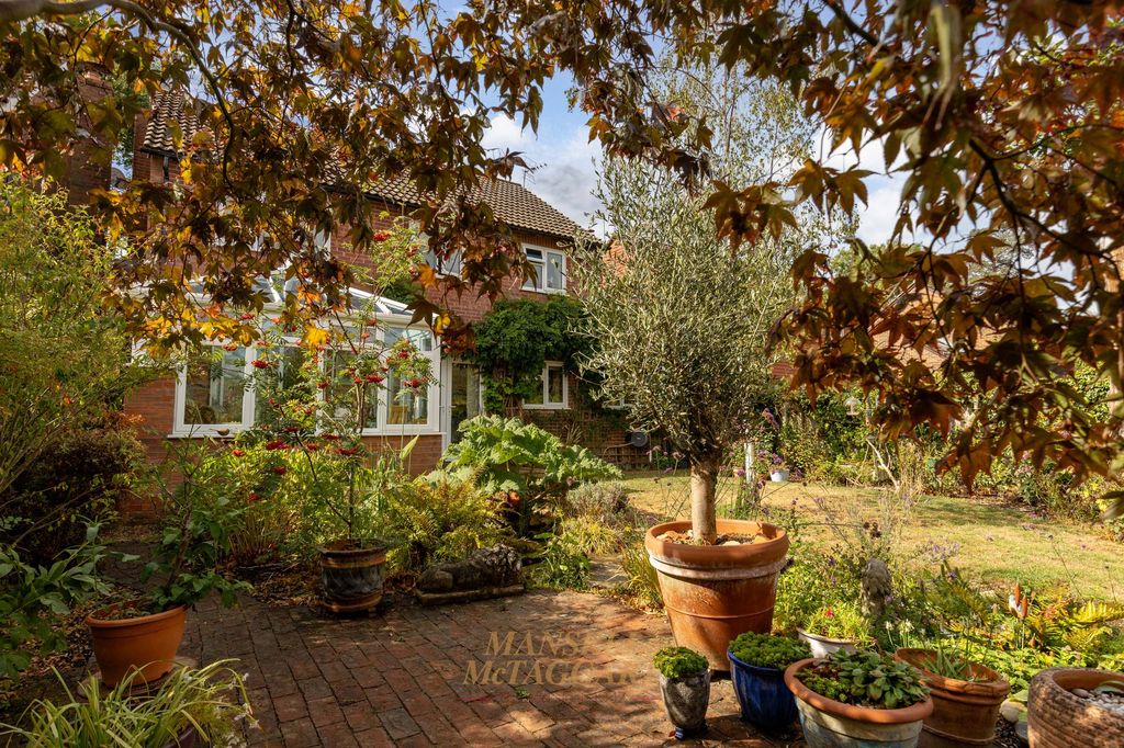 Property photo 2 of 36