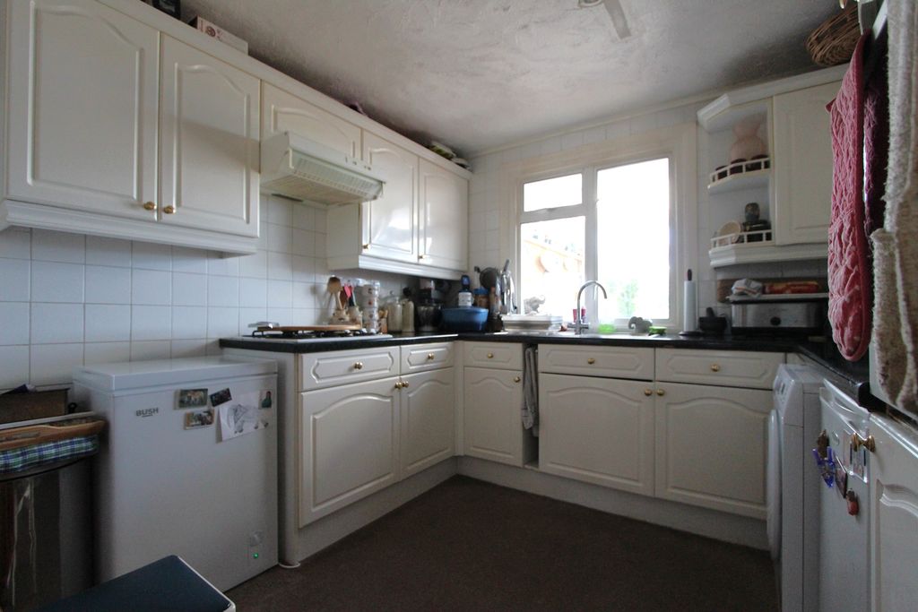 Property photo 3 of 12 Photo 9