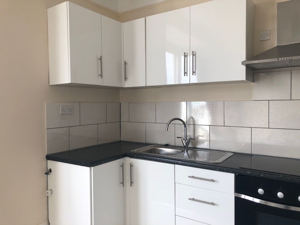 Property photo 1 of 2