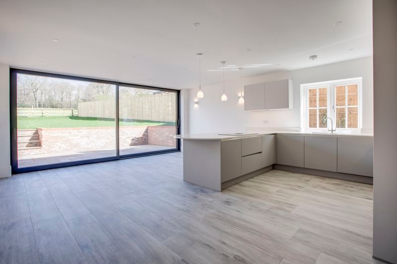 Property photo 3 of 11 Photo 10