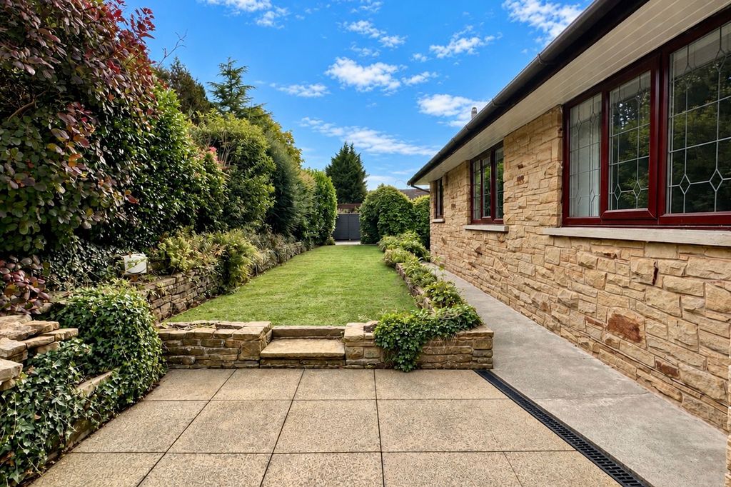 Property photo 2 of 35