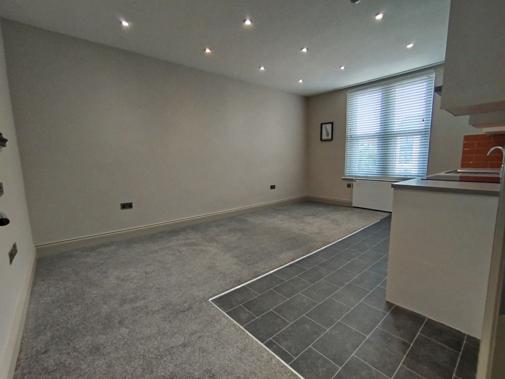 Property photo 2 of 6 Gallery