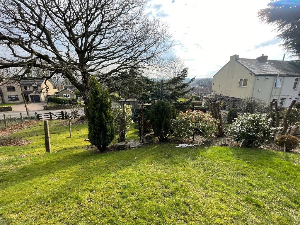 Property photo 2 of 16 Gardens