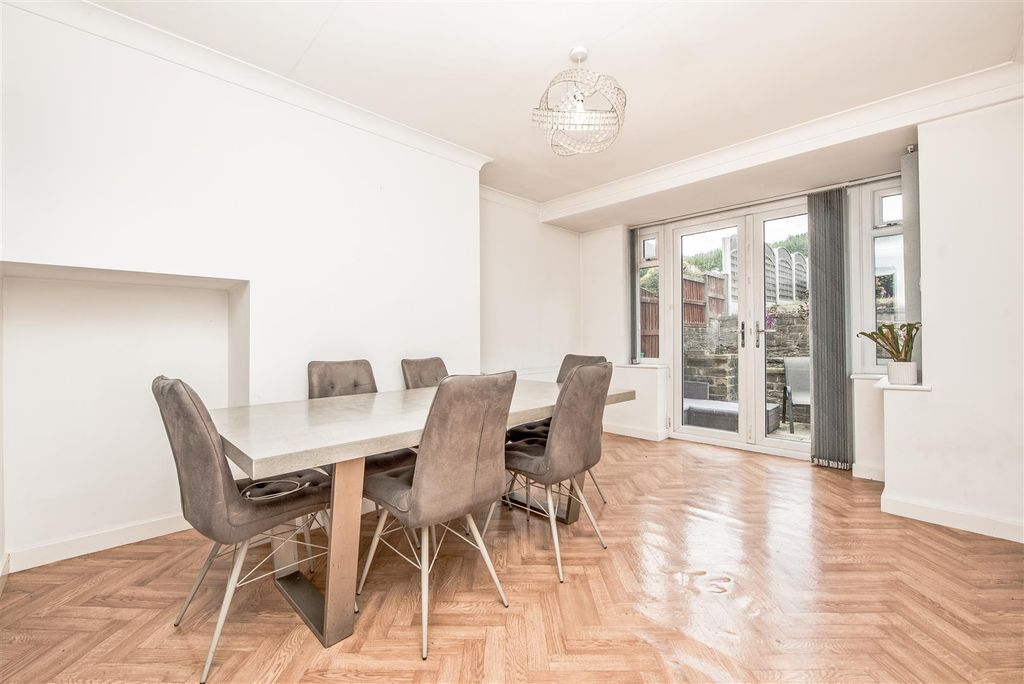 Property photo 3 of 29 Living / Dining Room: