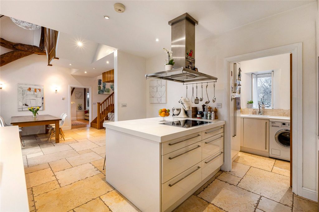 Property photo 2 of 14 Kitchen/Dining Room