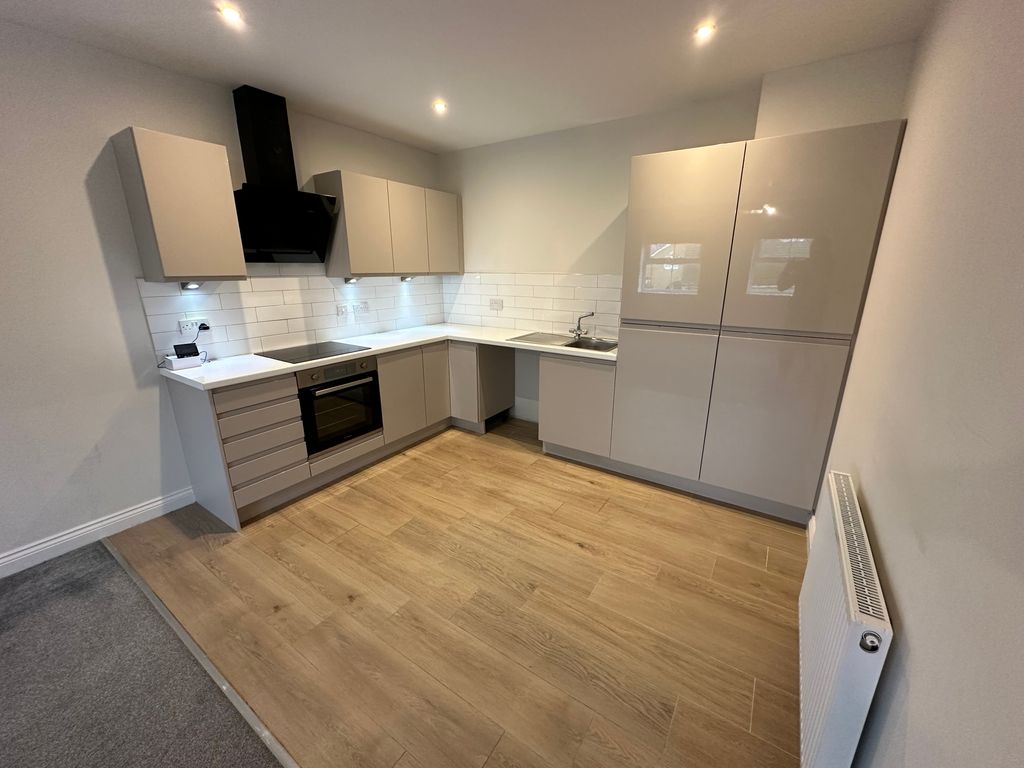 Property photo 2 of 11 Kitchen