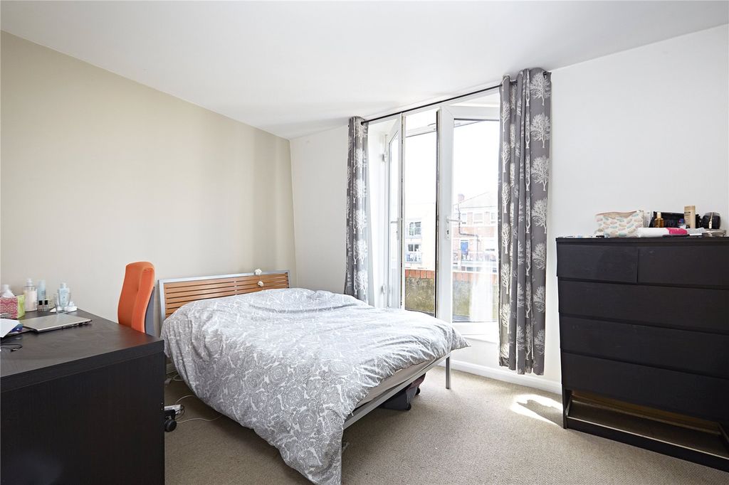 Property photo 1 of 5
