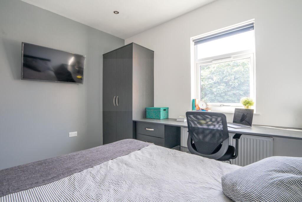 Property photo 3 of 9 Photo 1