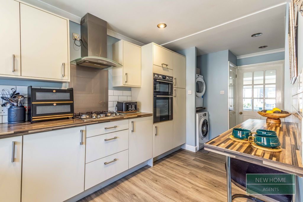 Property photo 2 of 24 Photo 8