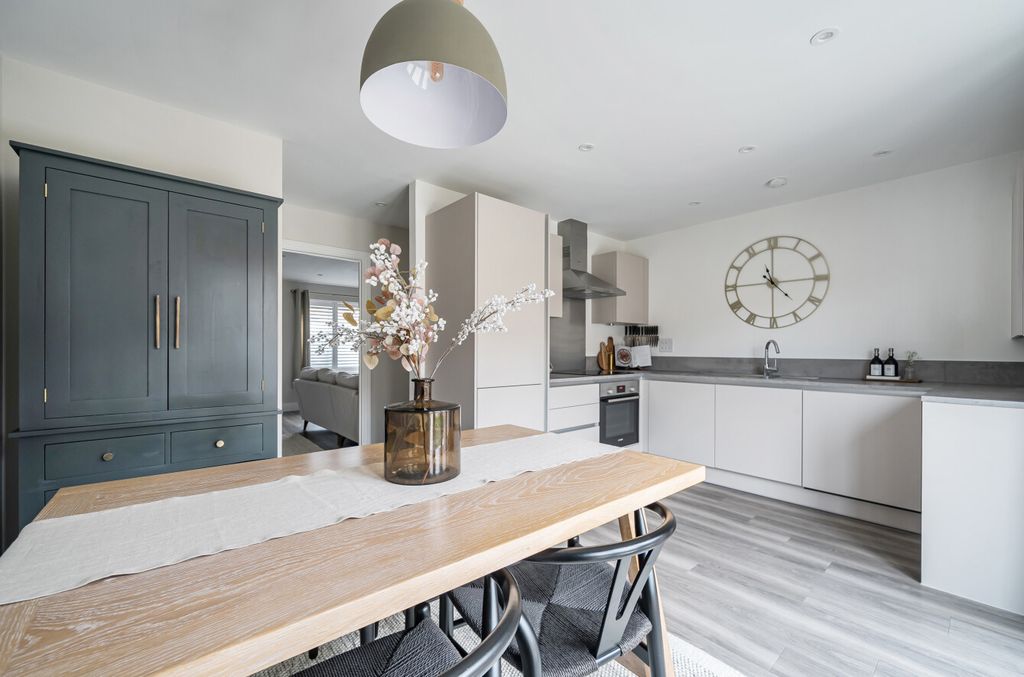 Property photo 3 of 25 1418234-19-69c27d...