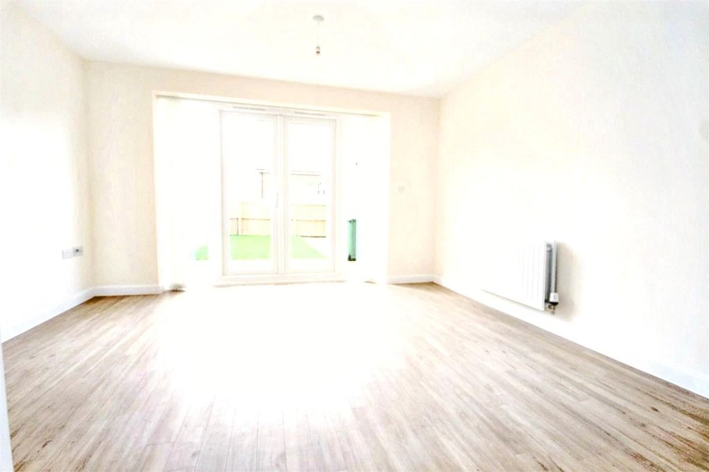 Property photo 3 of 10 U6K44Fjqlukfnafy30aV3A (1).Jpg