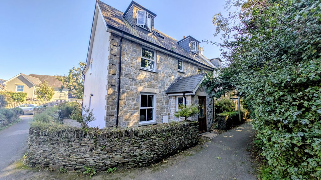 Property photo 1 of 16 5Â Bedroom Detached House For Sale