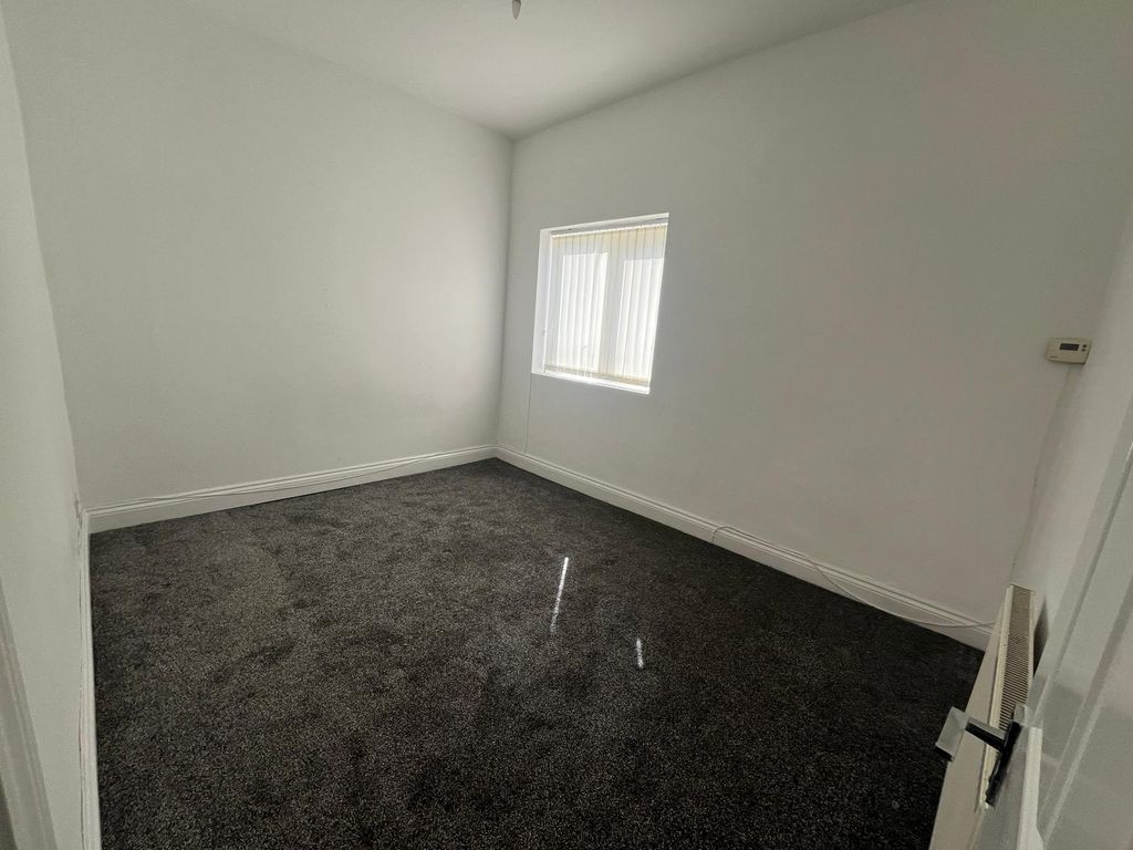 Property photo 2 of 6 Bedroom 1