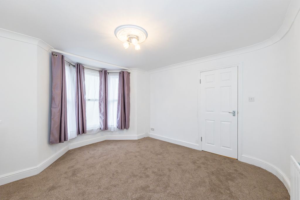 Property photo 3 of 35