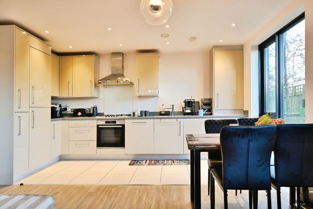 Property photo 3 of 20 Living Kitchen Diner