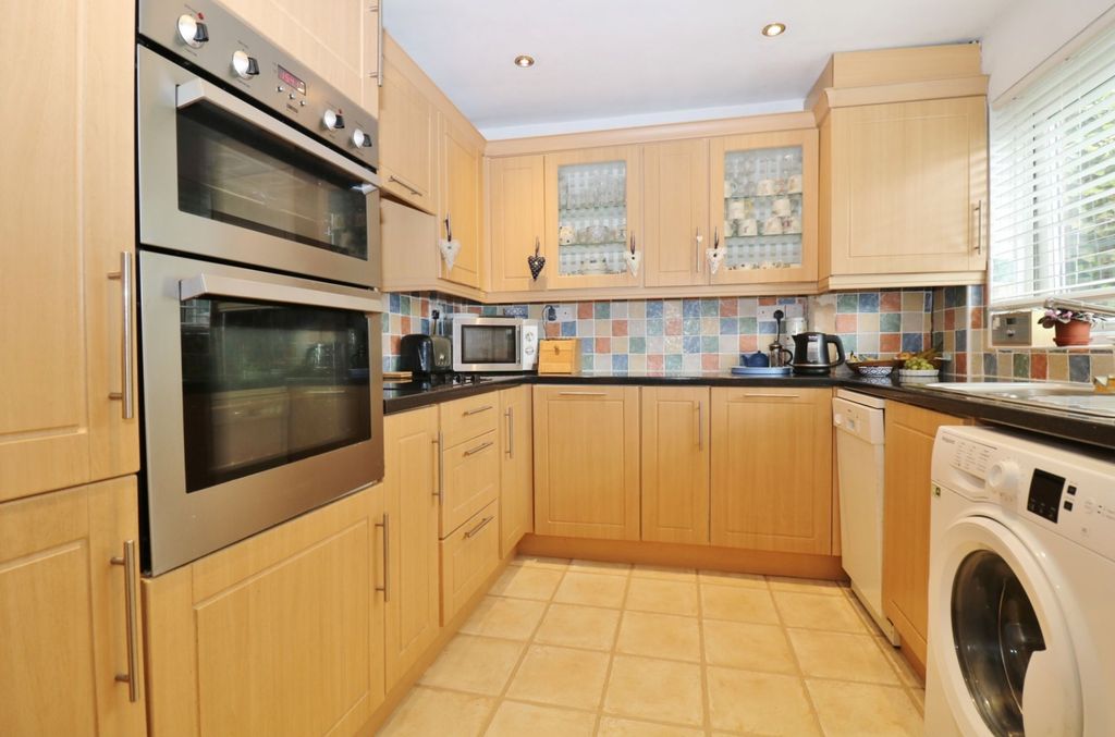 Property photo 3 of 14