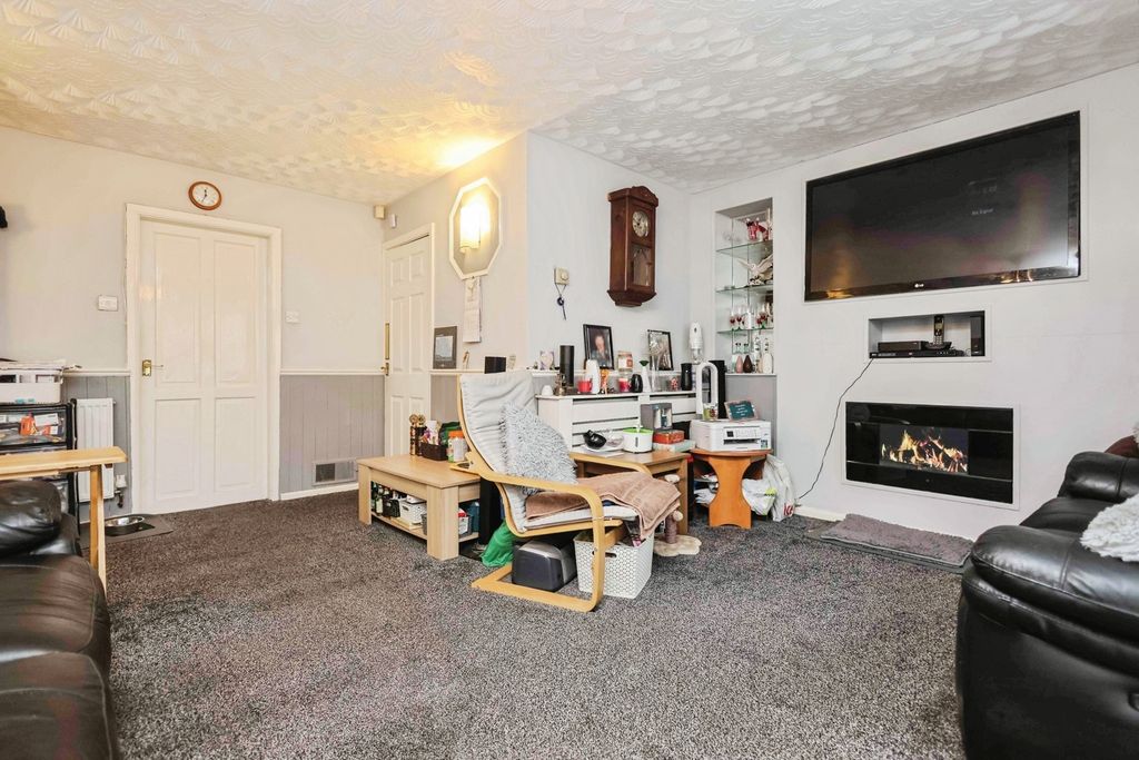 Property photo 3 of 15 Photo