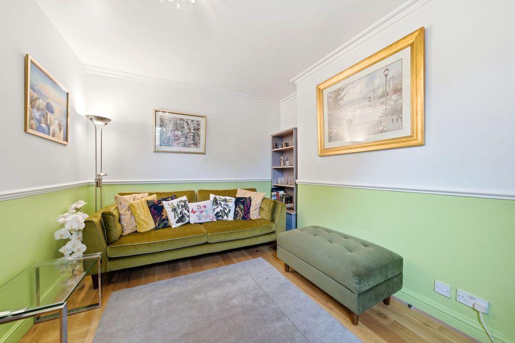 Property photo 2 of 19