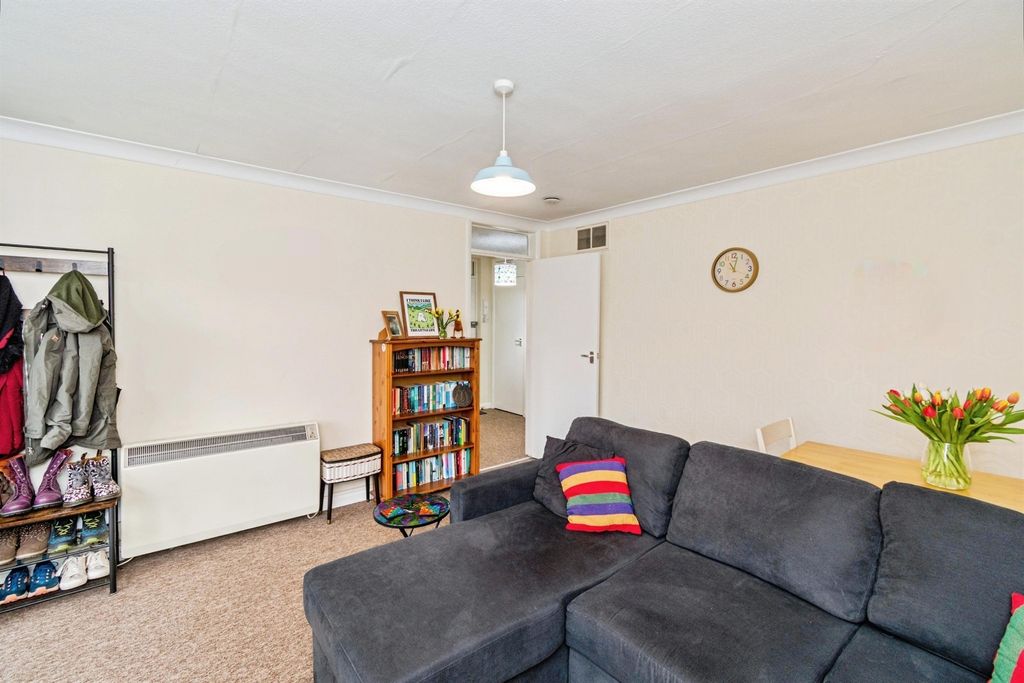 Property photo 3 of 14