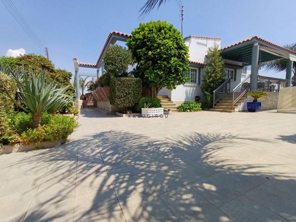 Property photo 3 of 31