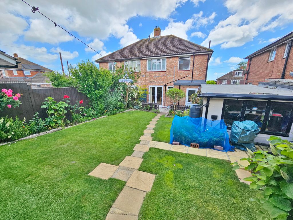 Property photo 2 of 27