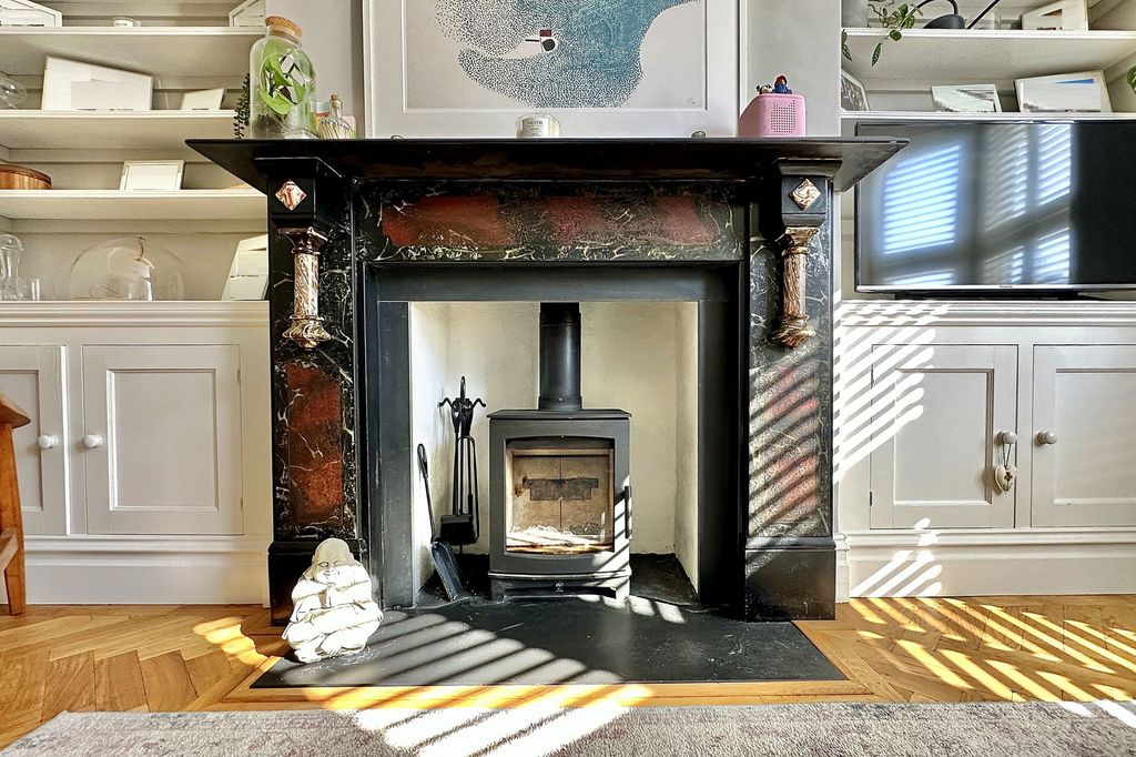 Property photo 3 of 18