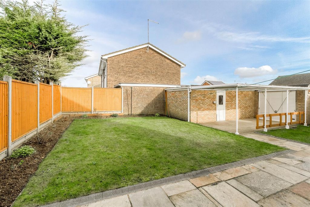 Property photo 2 of 15 Back Garden