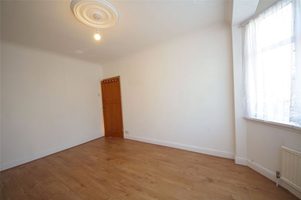 Property photo 3 of 10 Picture No. 11