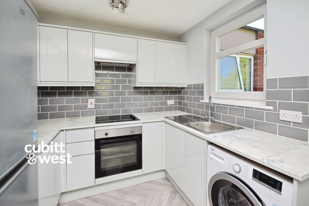 Property photo 2 of 6 054006cd-Dsc_5956