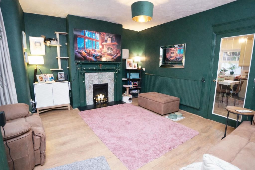 Property photo 2 of 17 New Lounge1.Png