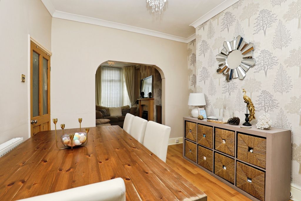 Property photo 3 of 15 Dining Room