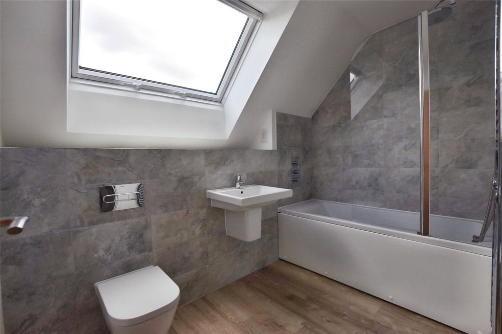 Property photo 3 of 12 Bathroom