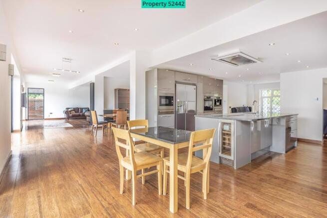 Property photo 3 of 12 Reception