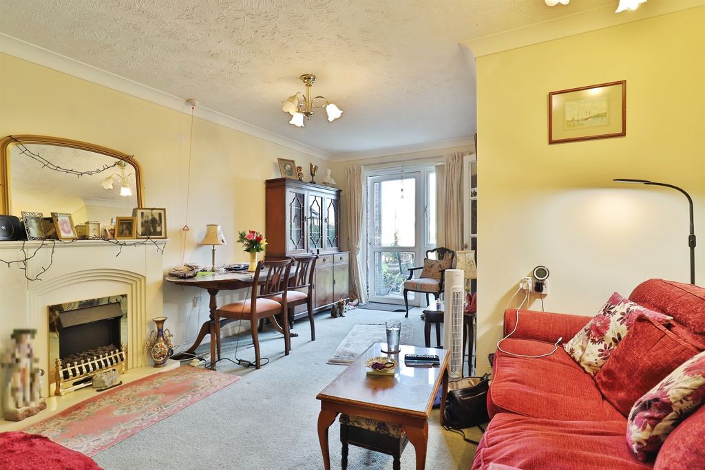 Property photo 3 of 17