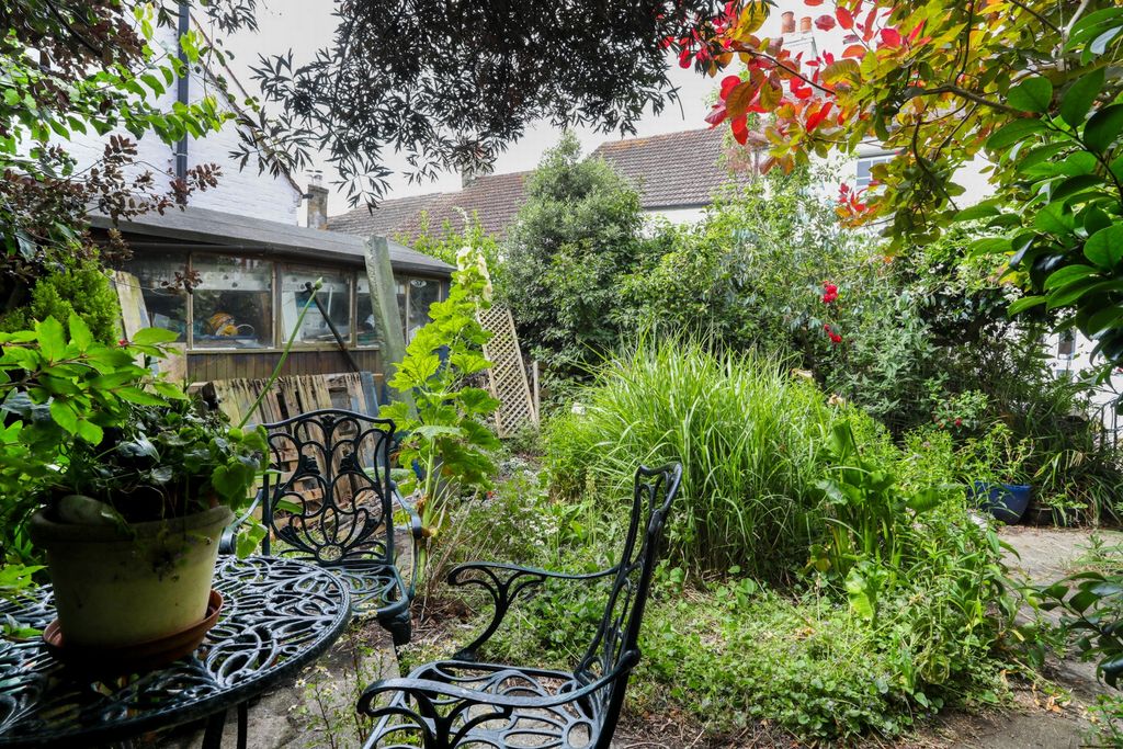 Property photo 2 of 15 Garden