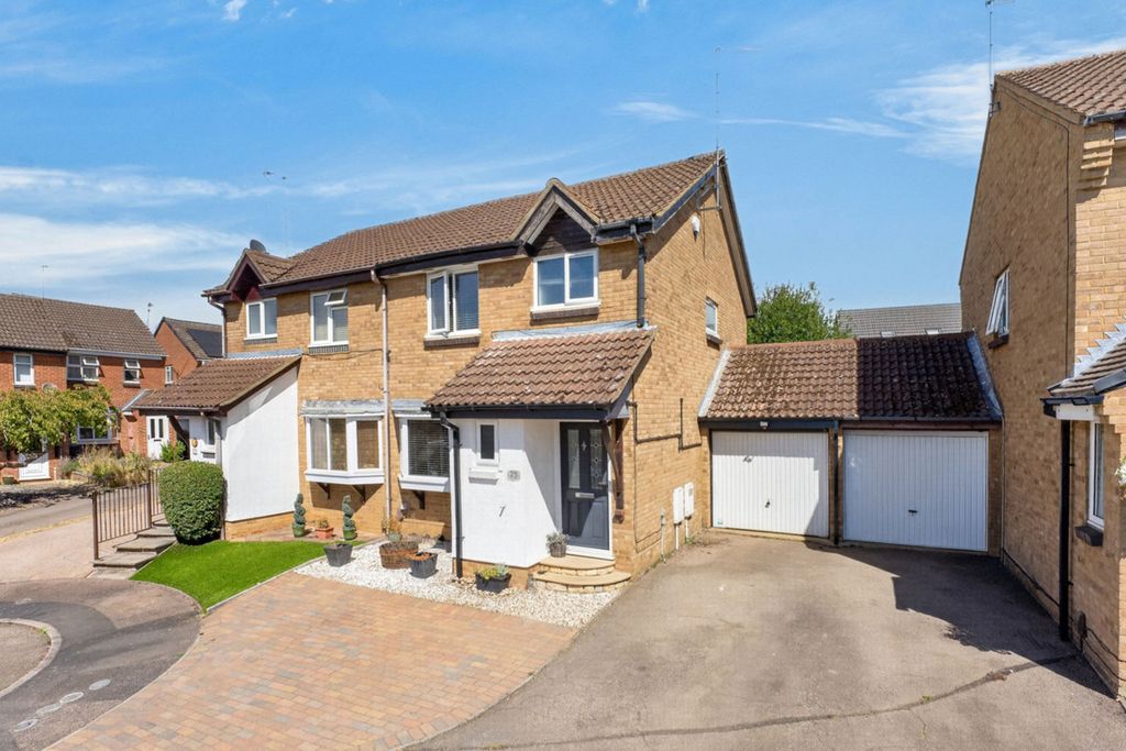 Property photo 1 of 32