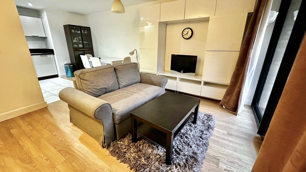 Property photo 3 of 24